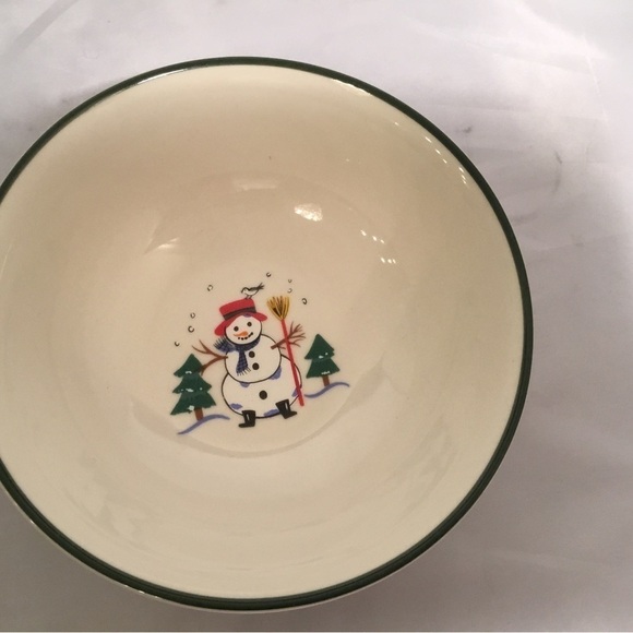 𝅺pfaltzgraff SNOW VILLAGE 4 CEREAL BOWL - Picture 3 of 5